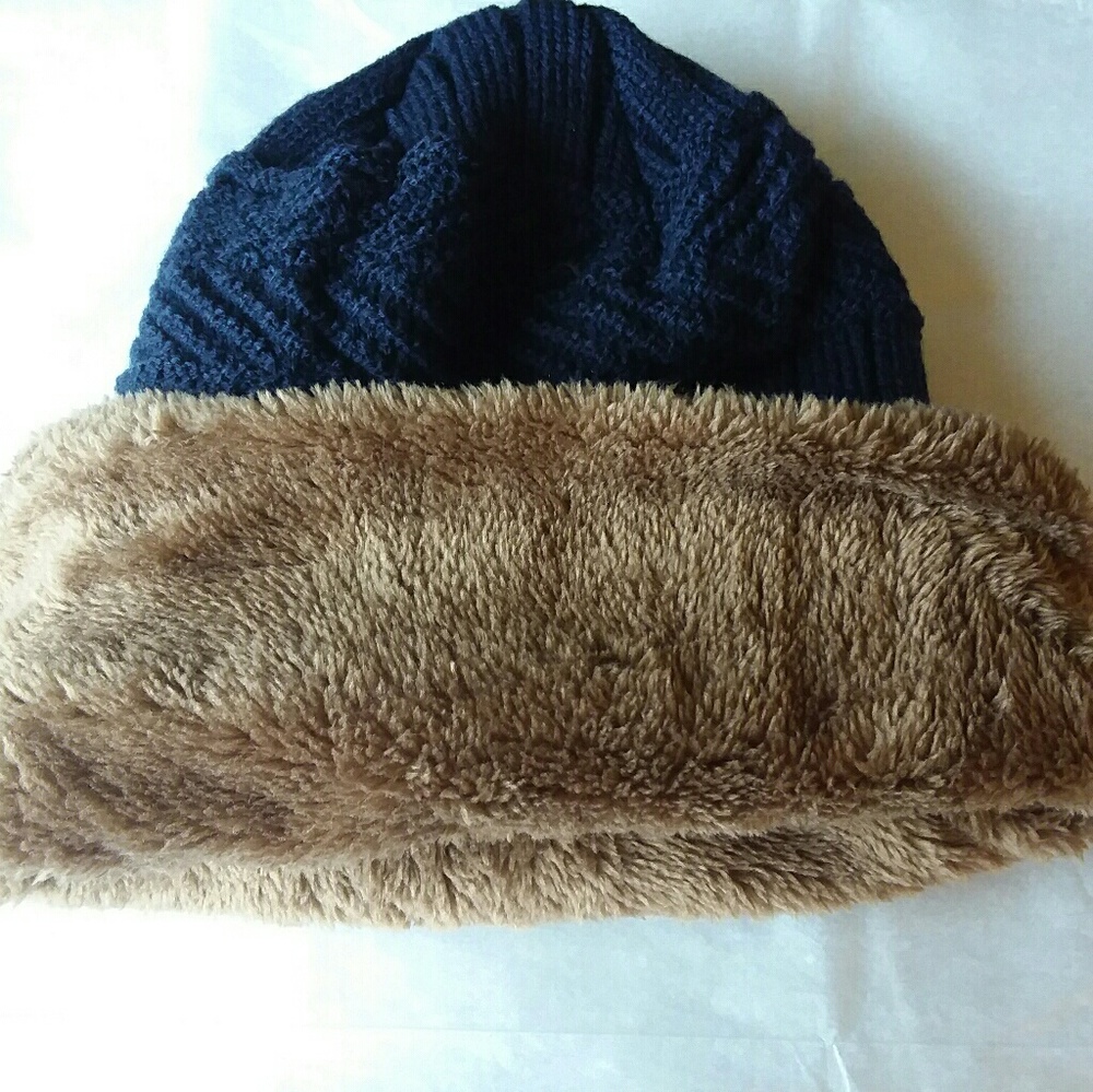 🔥NAVY FUR LINED KNIT BEANIE!🔥 - Picture 4 of 4